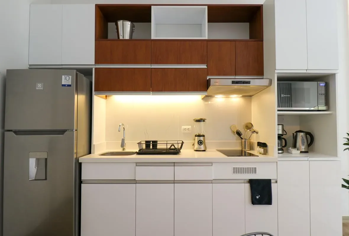 Bold and Spacious 2BR in Miraflores