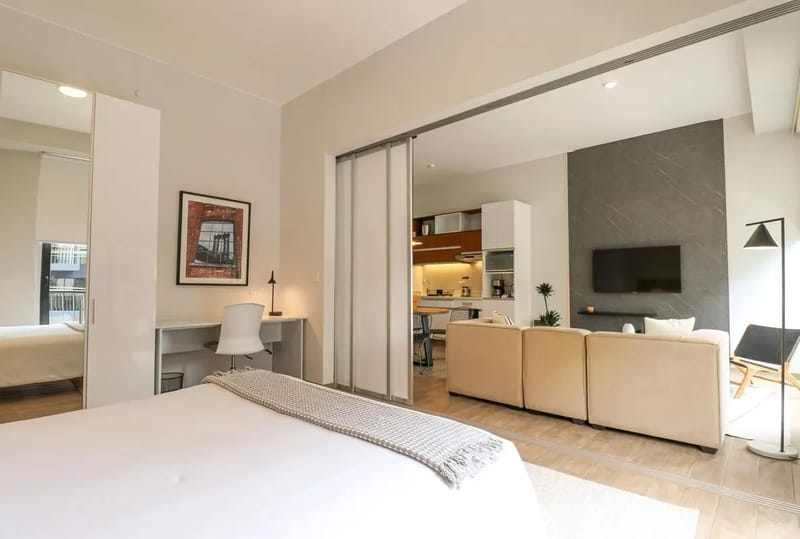 Bold and Spacious 2BR in Miraflores