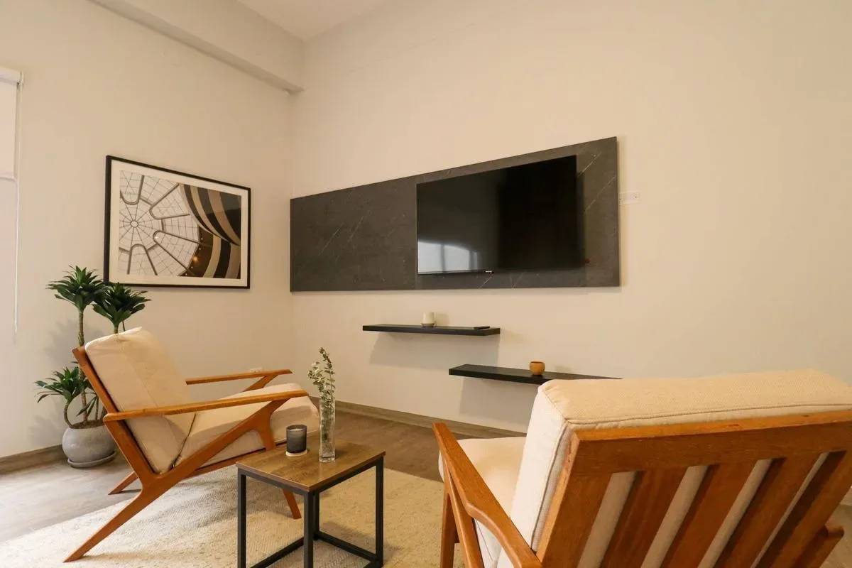 Bold and Spacious 2BR in Miraflores