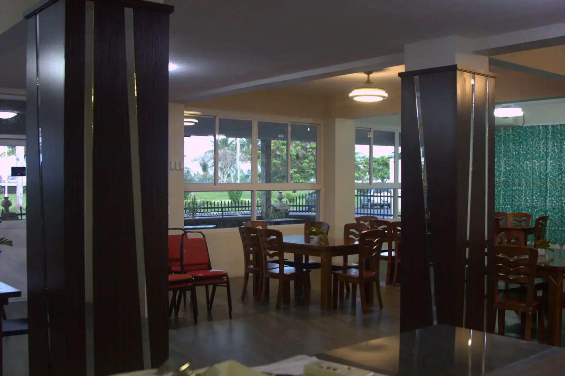 Le Sanita Restaurant dining area.