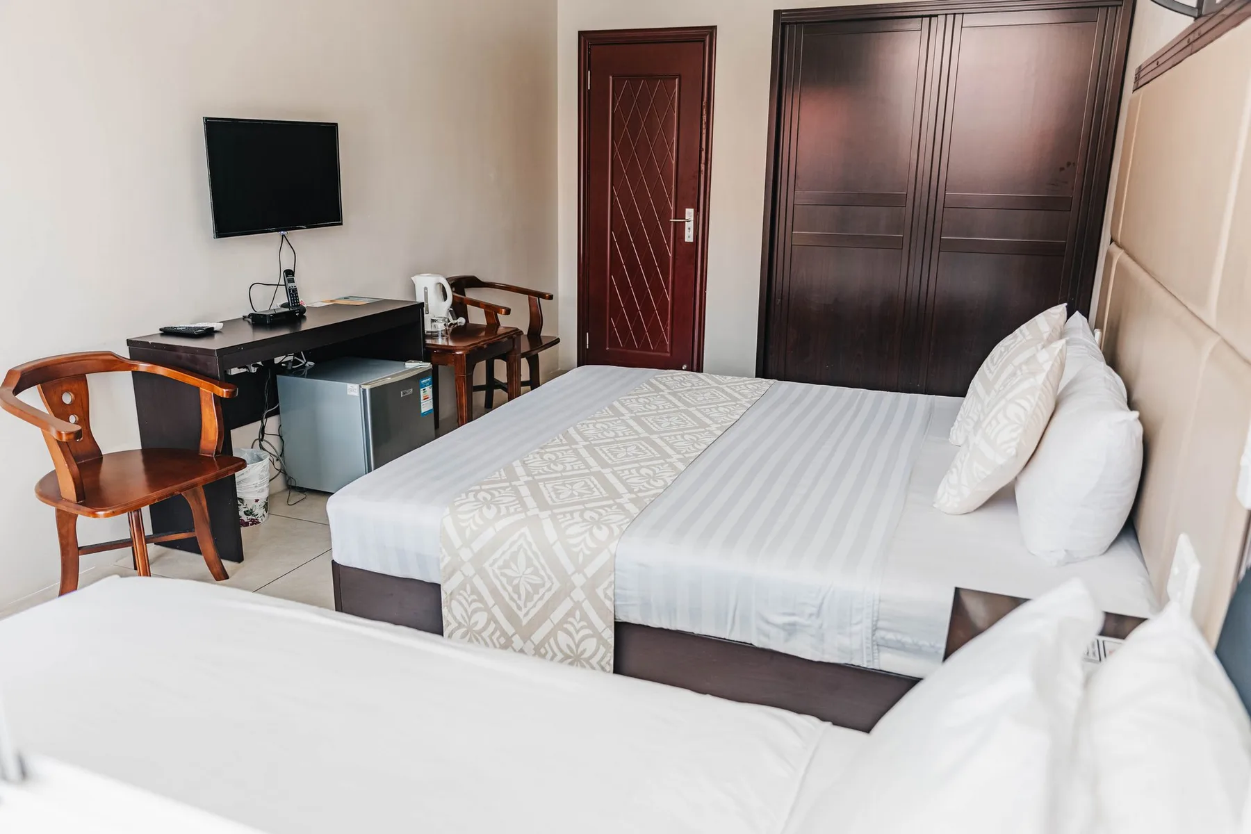 Le Sanita Hotel room gallery photograph.