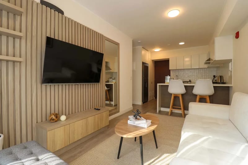 Stylish 1BR w/ Balcony in Trendy Barranco