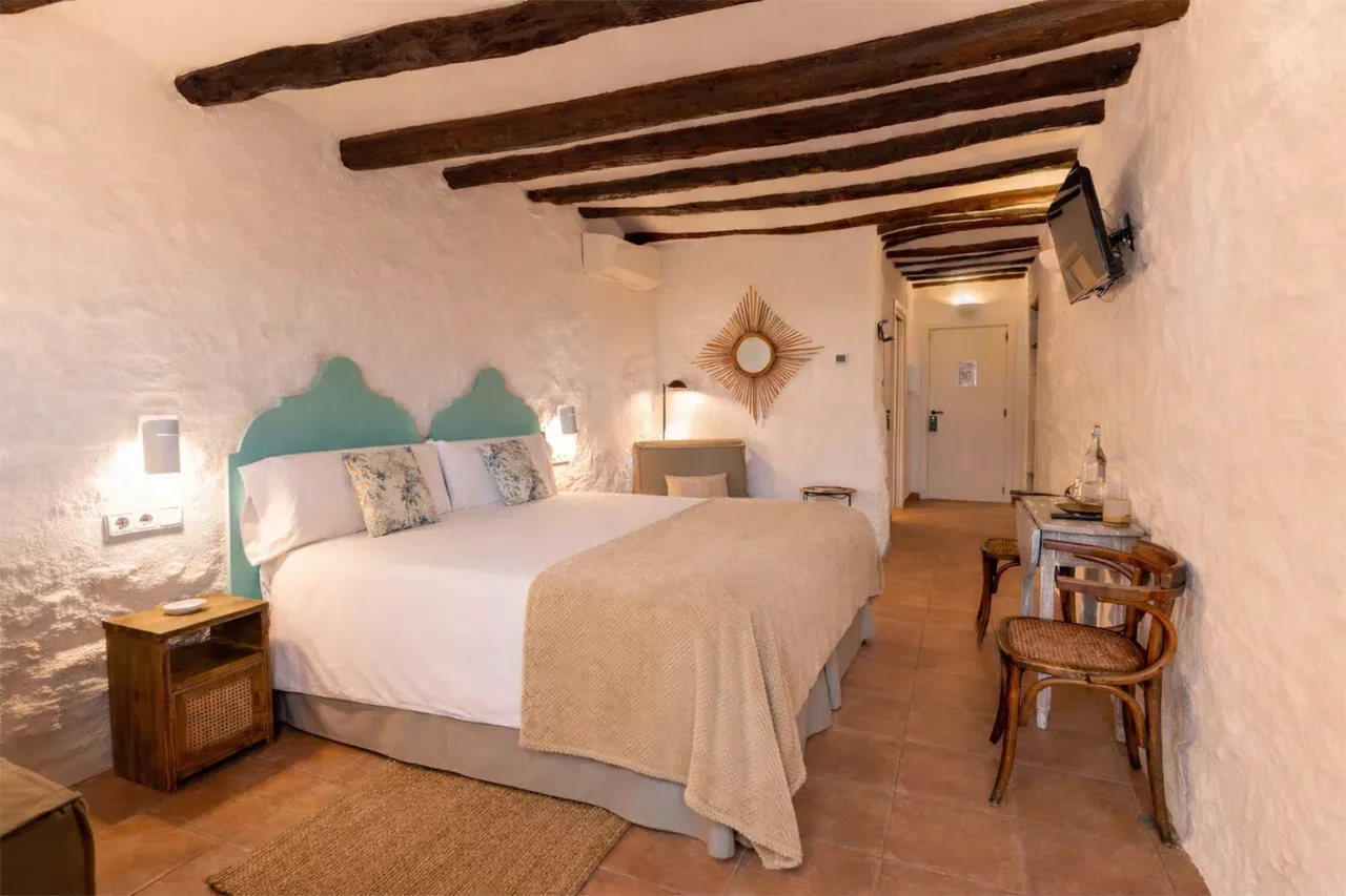 Superior double room with private patio