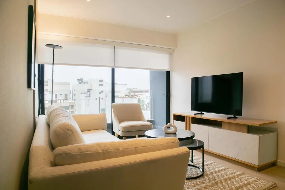 Elegant 2BR Apartment in Miraflores Steps from Larcomar