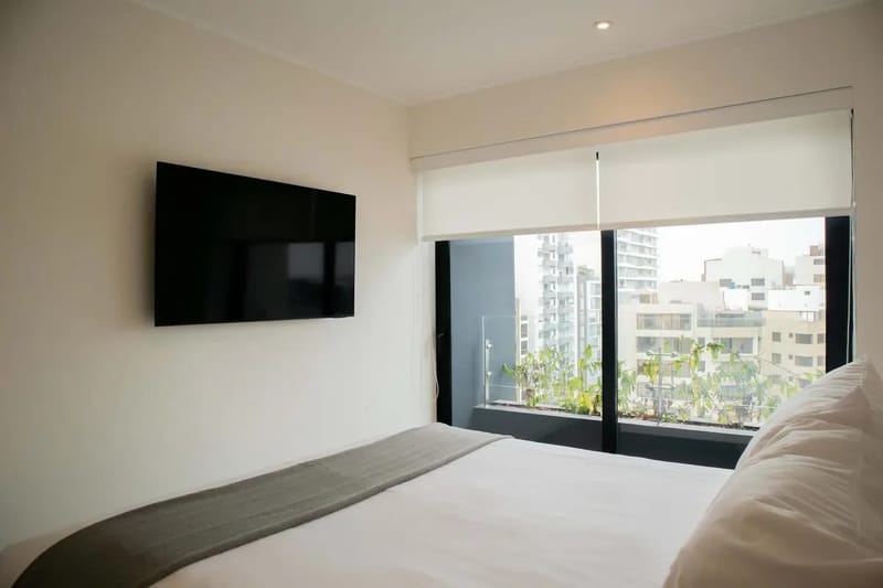 Elegant 2BR Apartment in Miraflores Steps from Larcomar