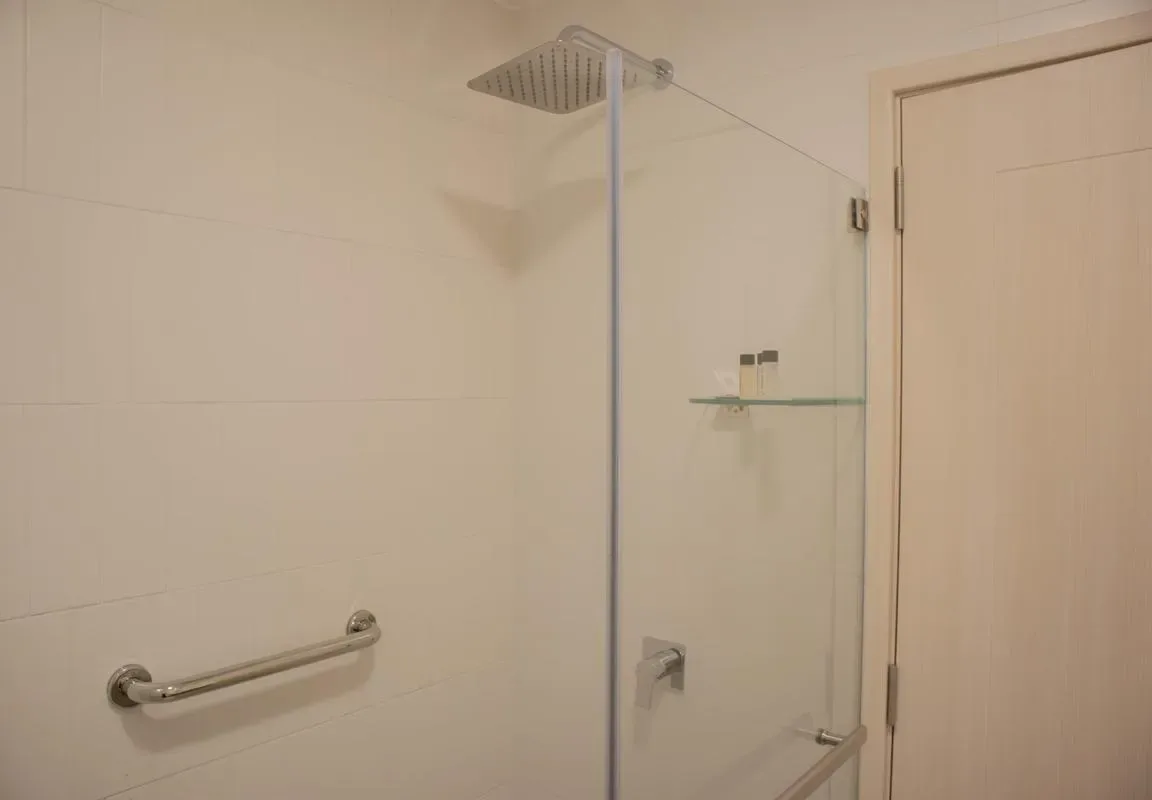 Elegant 2BR Apartment in Miraflores Steps from Larcomar