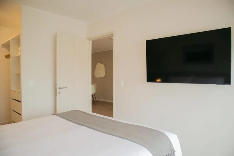 Elegant 2BR Apartment in Miraflores Steps from Larcomar