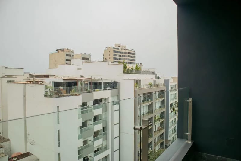 Elegant 2BR Apartment in Miraflores Steps from Larcomar