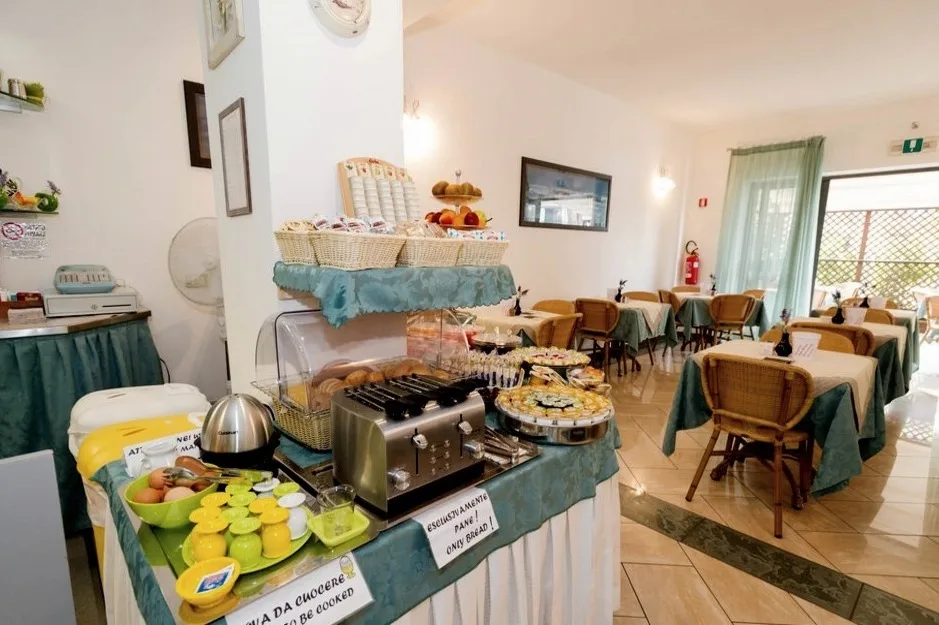 Breakfast room