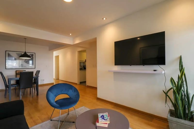 Lovely 3BR with Balcony in Miraflores