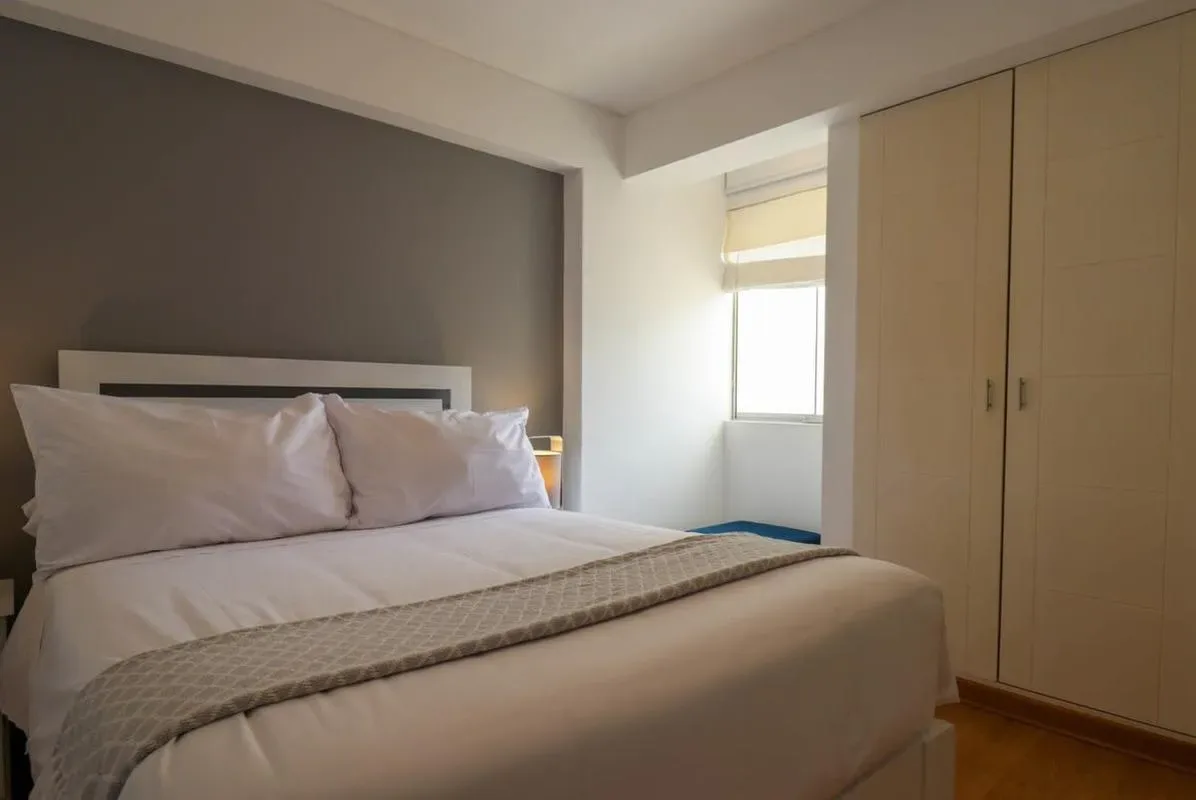 Lovely 3BR with Balcony in Miraflores