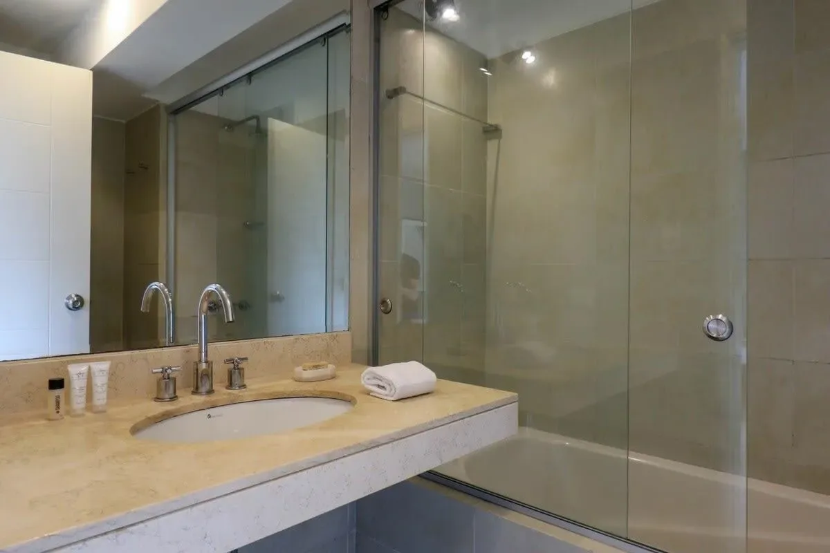 Lovely 3BR with Balcony in Miraflores