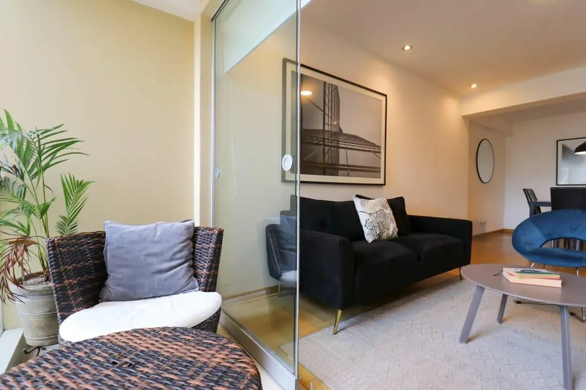 Lovely 3BR with Balcony in Miraflores