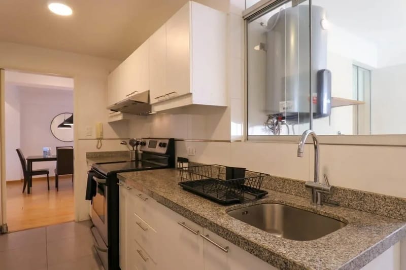 Lovely 3BR with Balcony in Miraflores