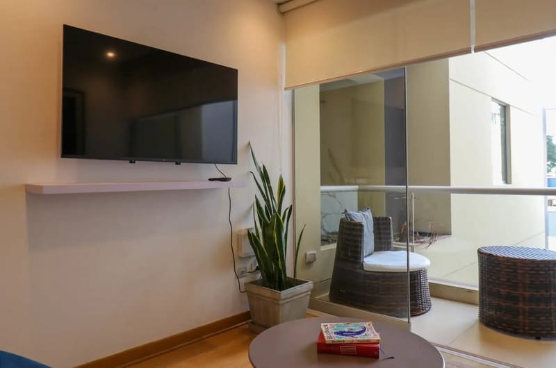 Lovely 3BR with Balcony in Miraflores