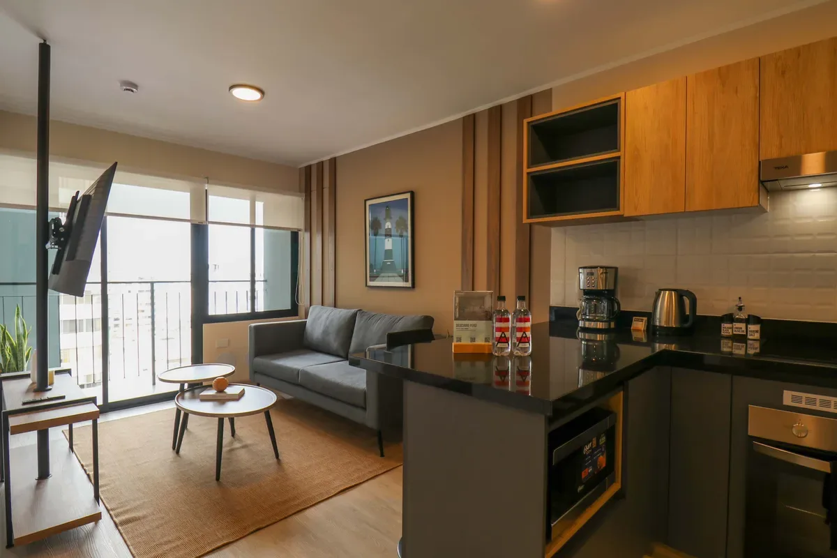 Charming Loft w/ Balcony in Prime Miraflores