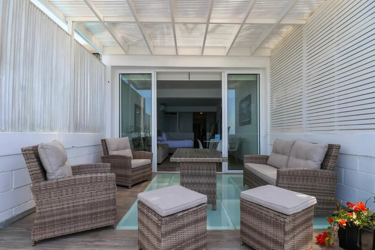 Astonishing 2BR with Spectacular Ocean View