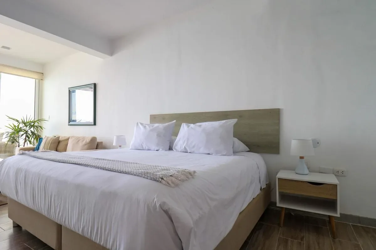 Astonishing 2BR with Spectacular Ocean View