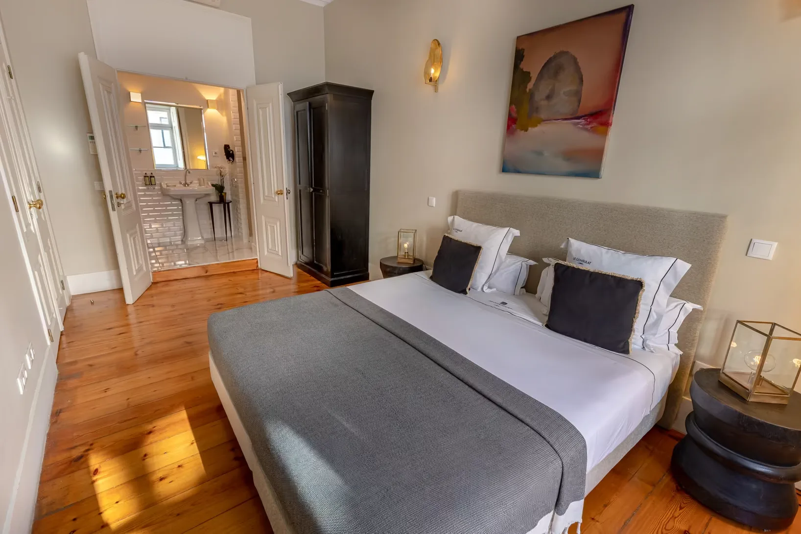 Two-bedroom apartment with square view image.