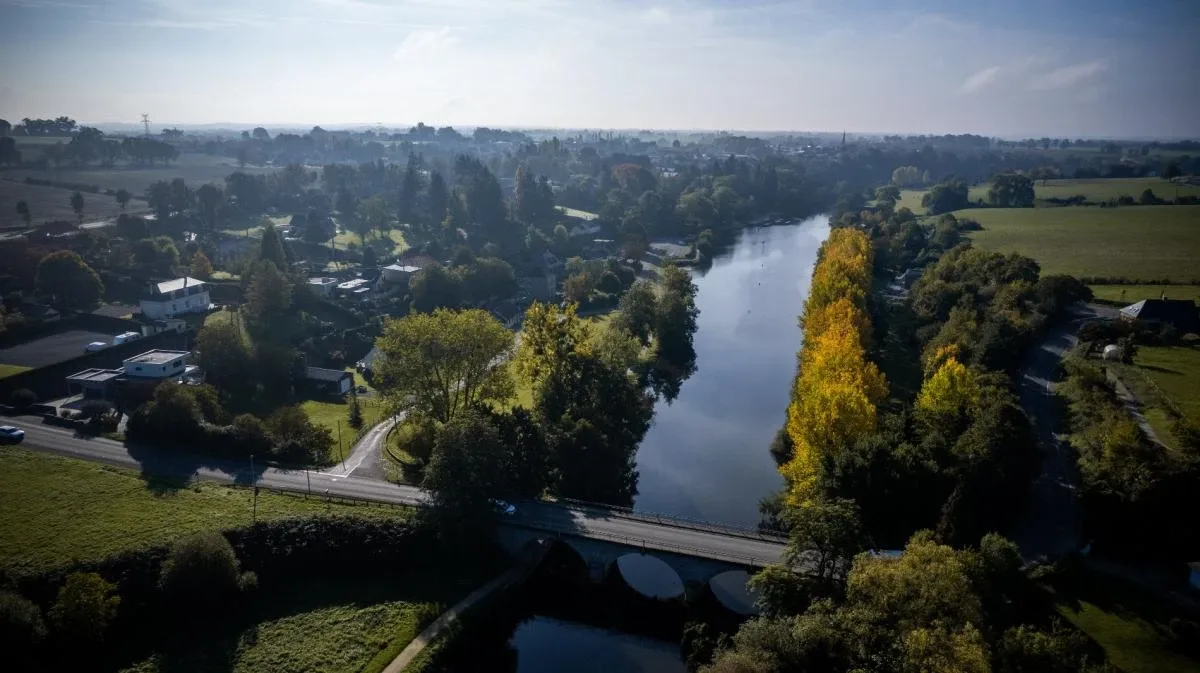 Entorno junto al río