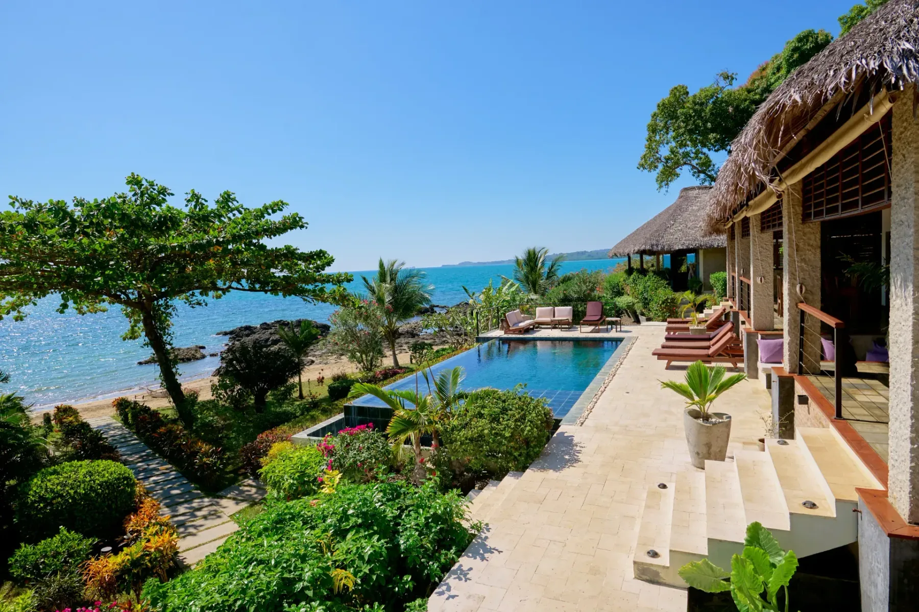 Seaside villa with pool