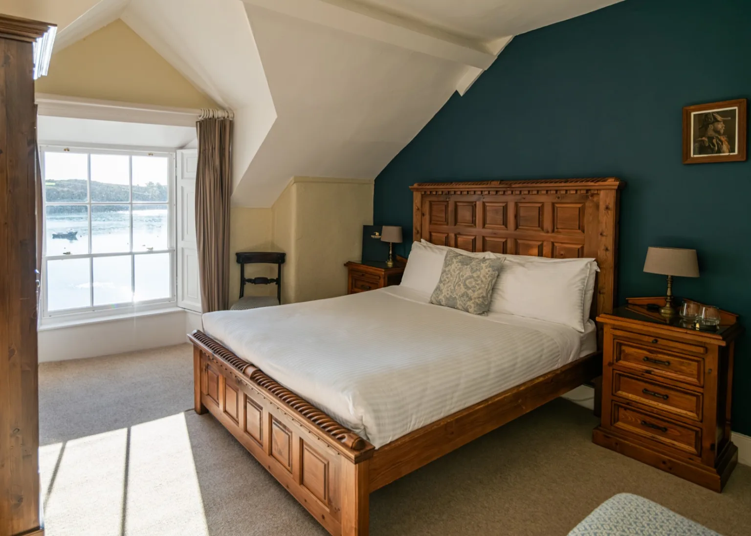 Castle guest-room photo