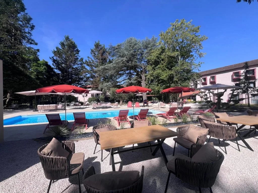 Hotel de 4★ con piscina