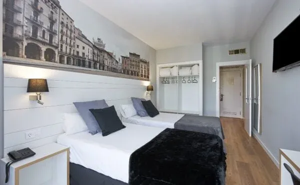 Hotel Can Pamplona room