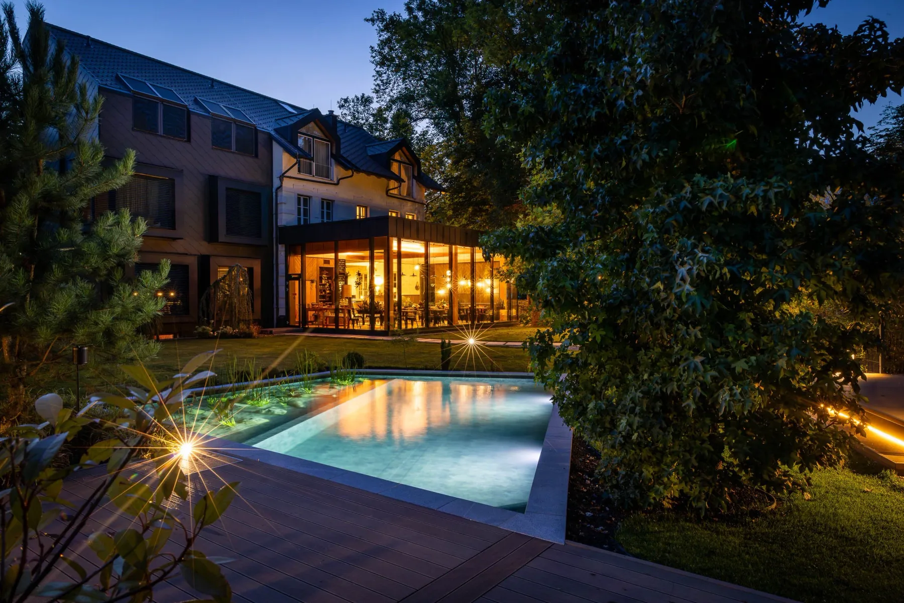 Hotel Sunrose 7 y piscina al aire libre