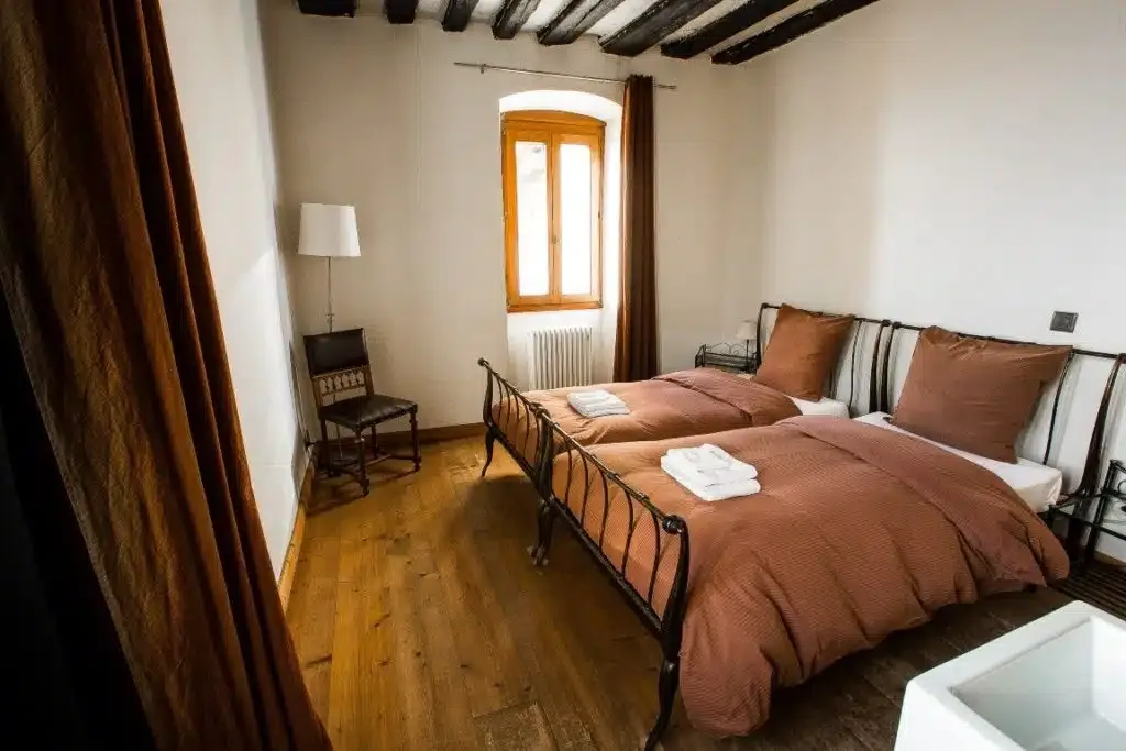 Comfort room no. 6