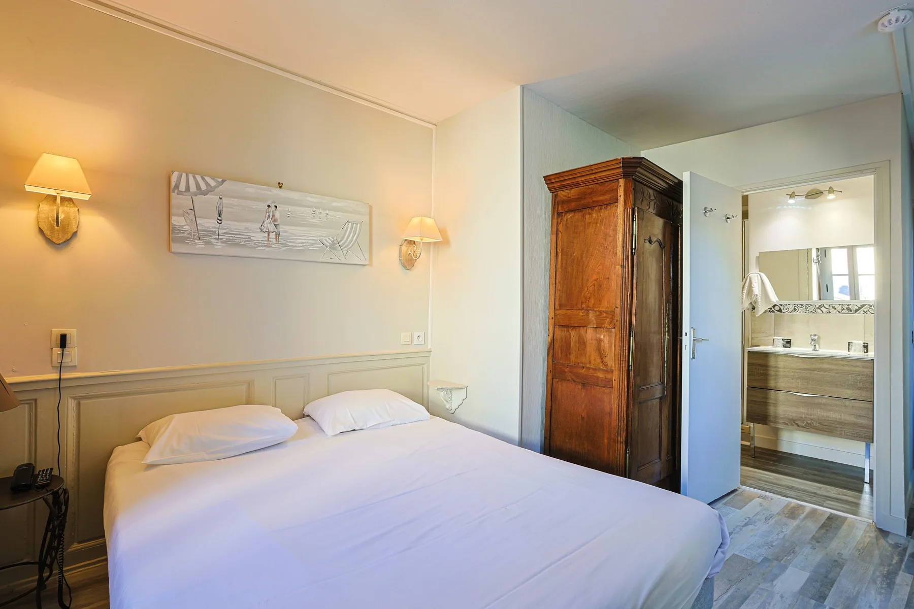 Superior room bed