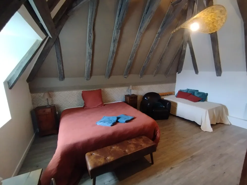 Habitación de huéspedes en el ático