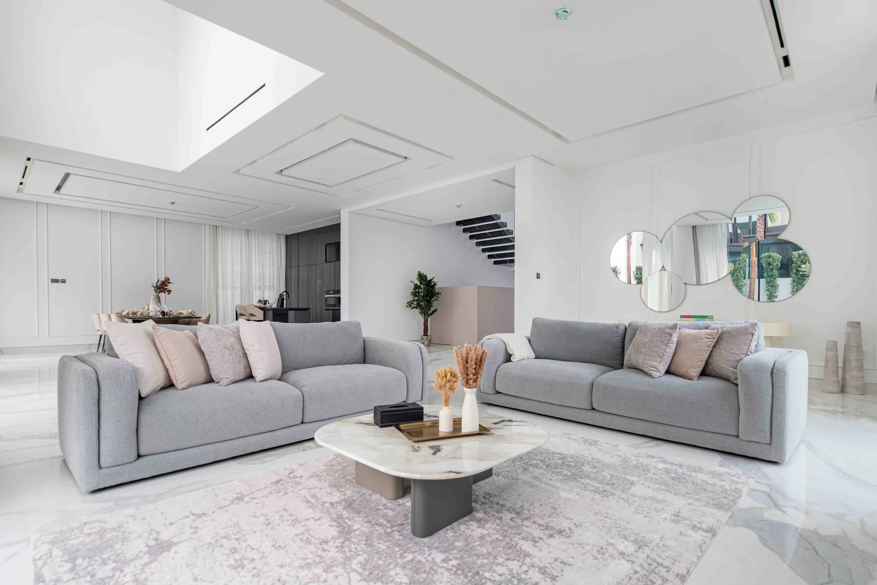 Luxurious 5BR + Maid w/ Private Pool in La Mer!