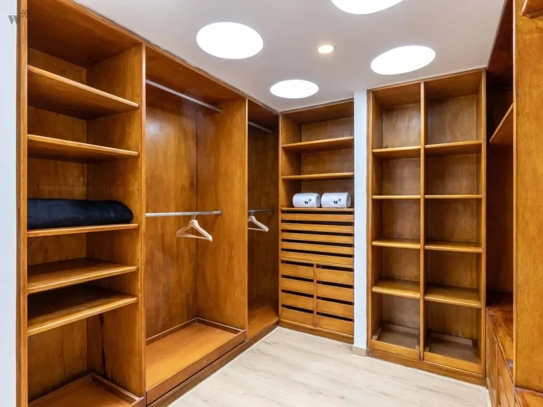 Stunning 3BR Triplex in Rosales