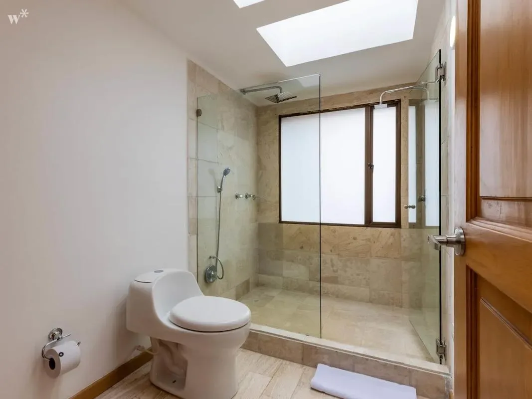 Stunning 3BR Triplex in Rosales
