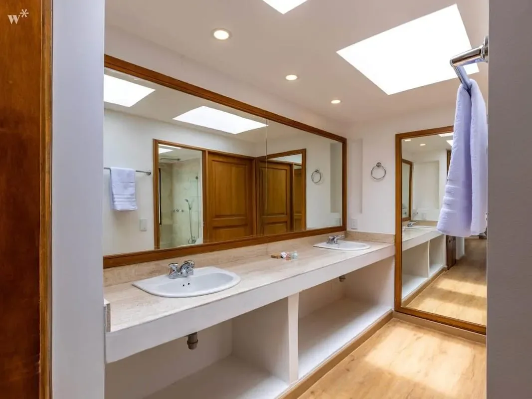 Stunning 3BR Triplex in Rosales