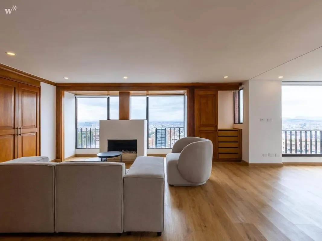 Stunning 3BR Triplex in Rosales