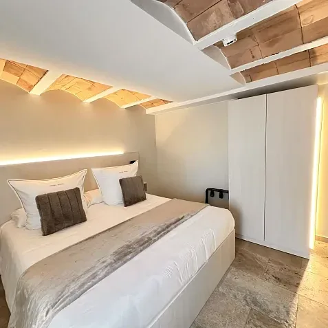 Cama matrimonial de habitación doble