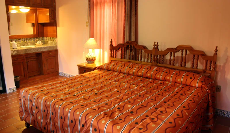 Standard king room