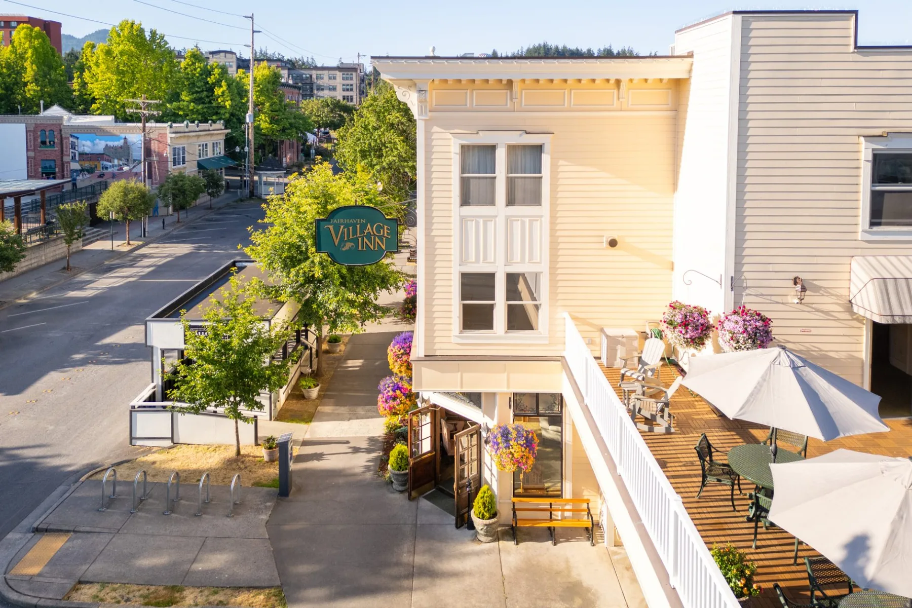 Fairhaven Village Inn on a sunny day