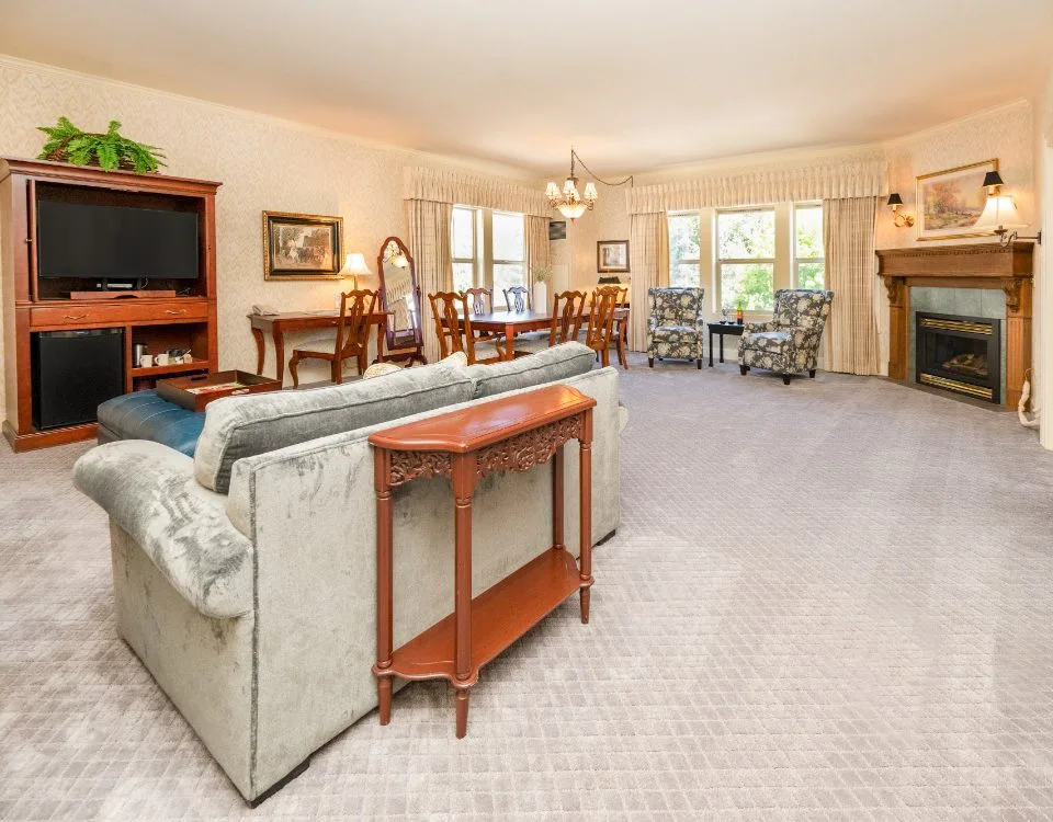 Fairhaven Village Inn suite room