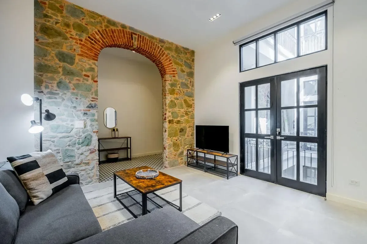 Roomy 1BR in Plaza Catedral