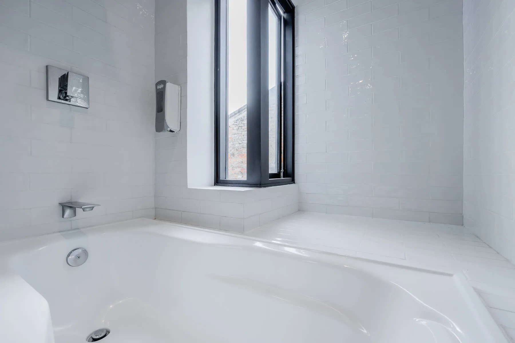 Roomy 1BR in Plaza Catedral