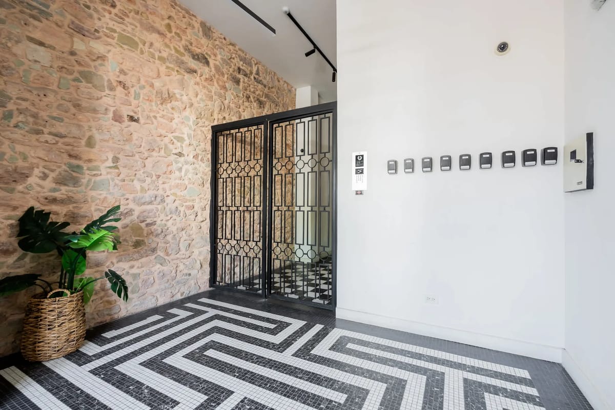 Roomy 1BR in Plaza Catedral