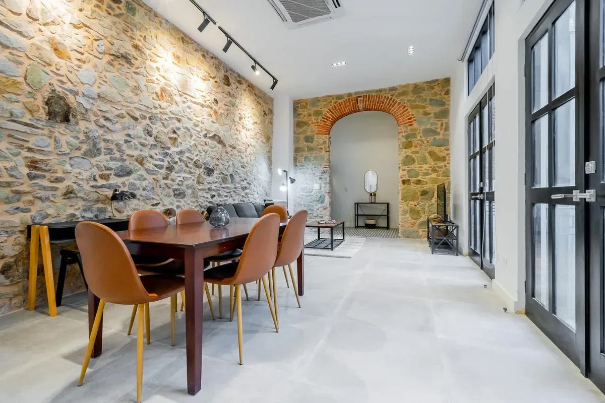 Roomy 1BR in Plaza Catedral
