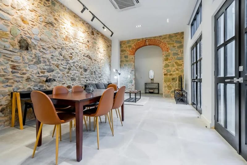 Roomy 1BR in Plaza Catedral