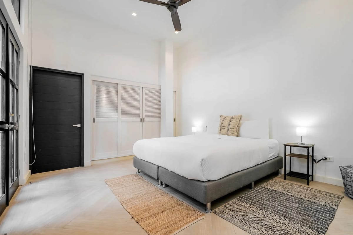 Roomy 1BR in Plaza Catedral