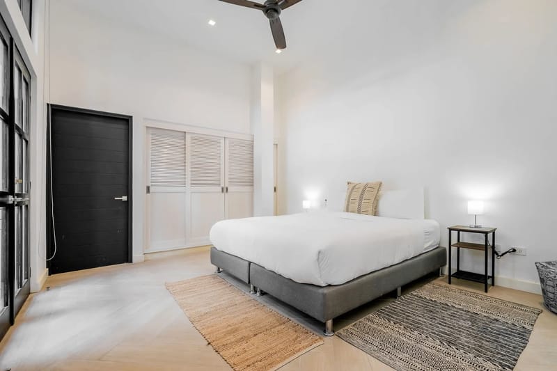 Roomy 1BR in Plaza Catedral