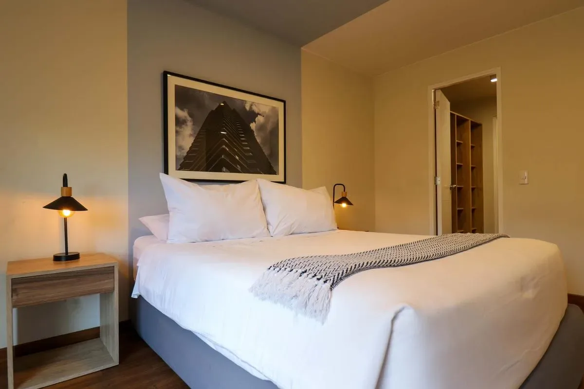 Spotless 2BR with Balcony in Miraflores