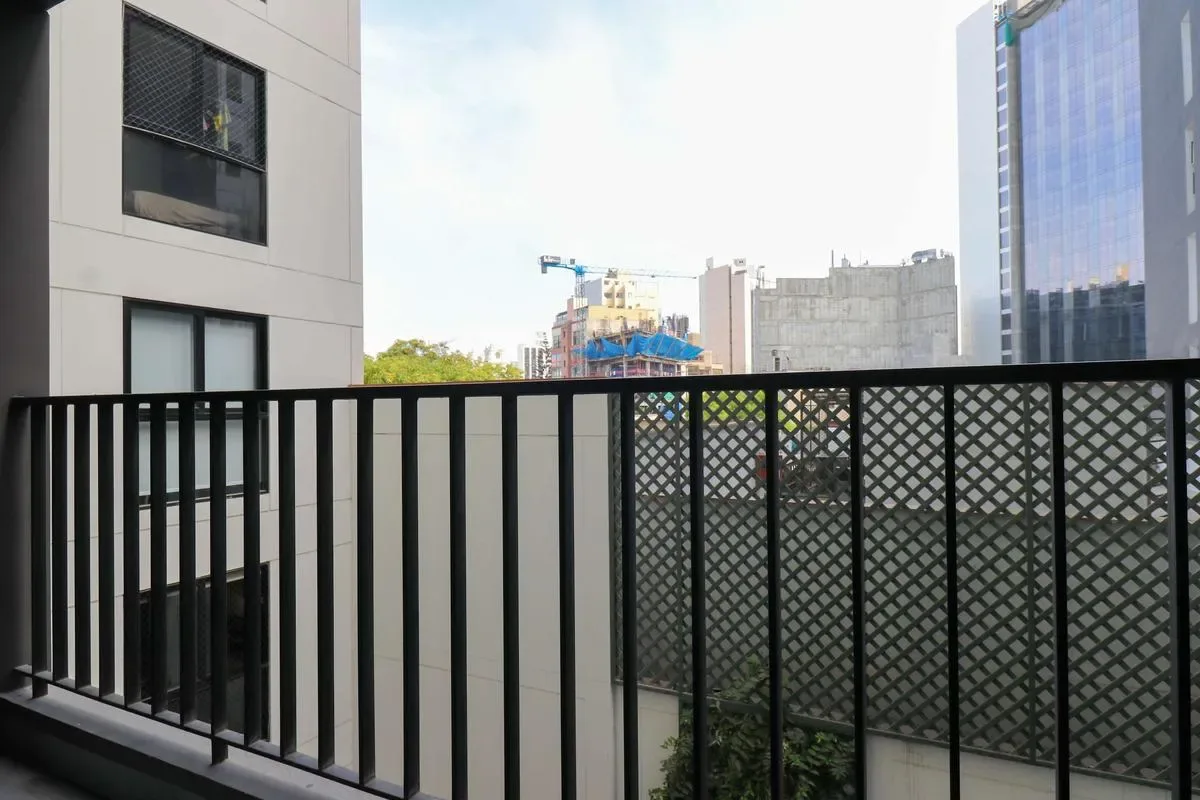 Spotless 2BR with Balcony in Miraflores